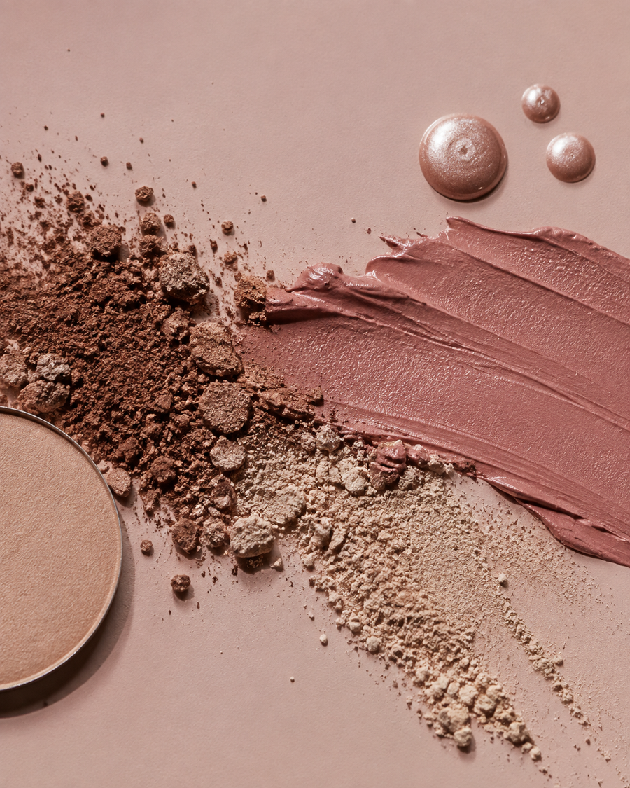 Textures de maquillage dans des tons nude et rose poudré