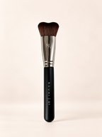 Pinceau de maquillage N°1 Maison Nouhi, tête sculptante en M inspirée du Gua Sha