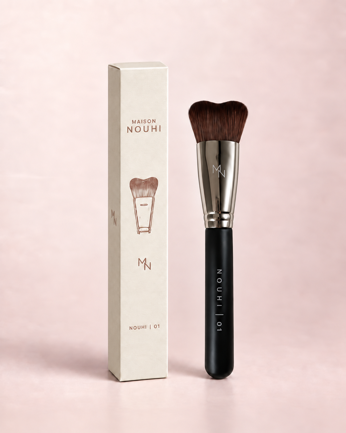 Pinceau N°1 Maison Nouhi présenté avec son packaging